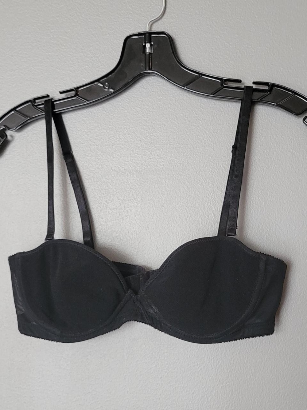 On Gossamer Black Strapless Convertible Bra with Removable Straps